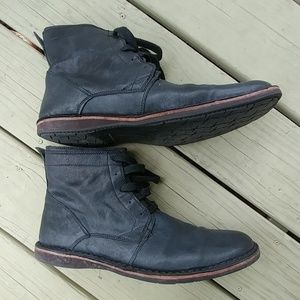 John Varvatos Chukka